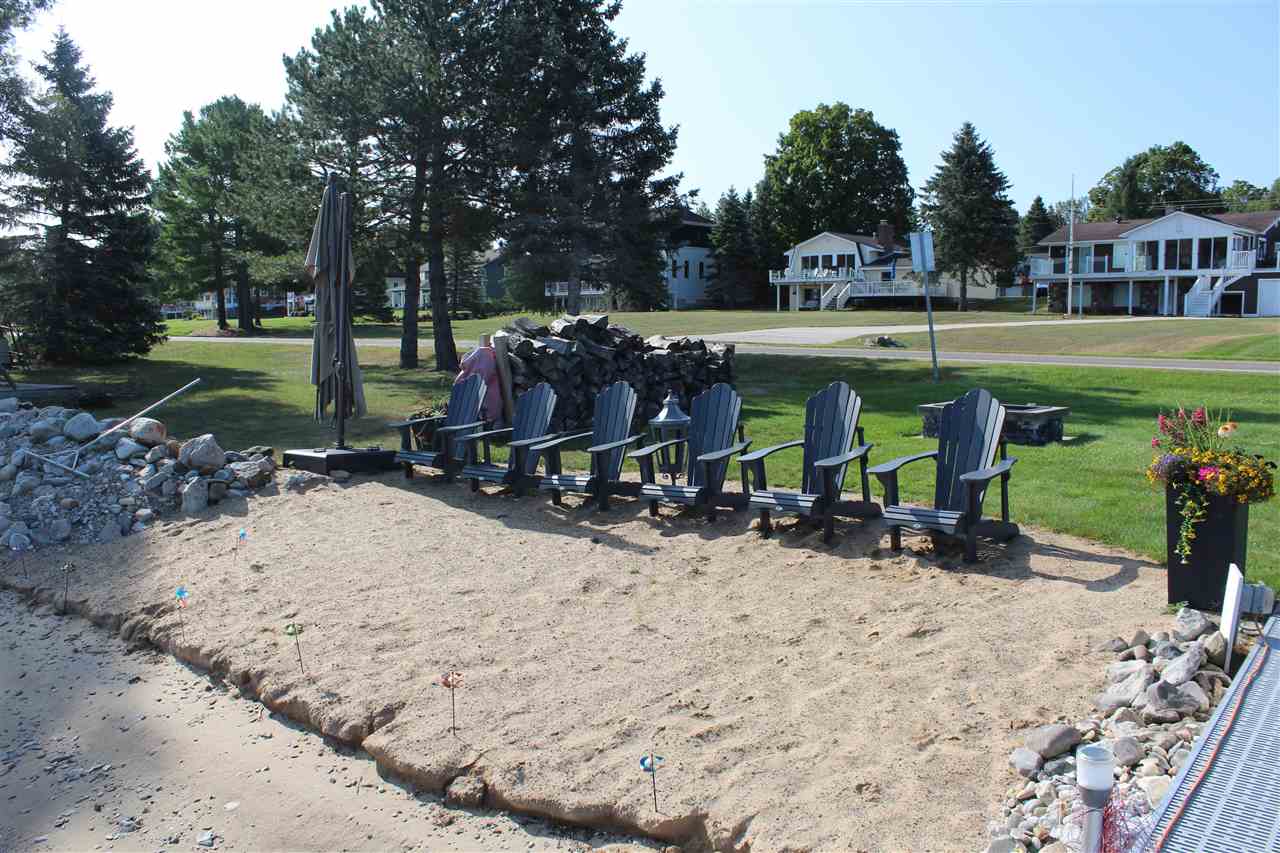4906 Lakeshore Road Boyne City MI 49712