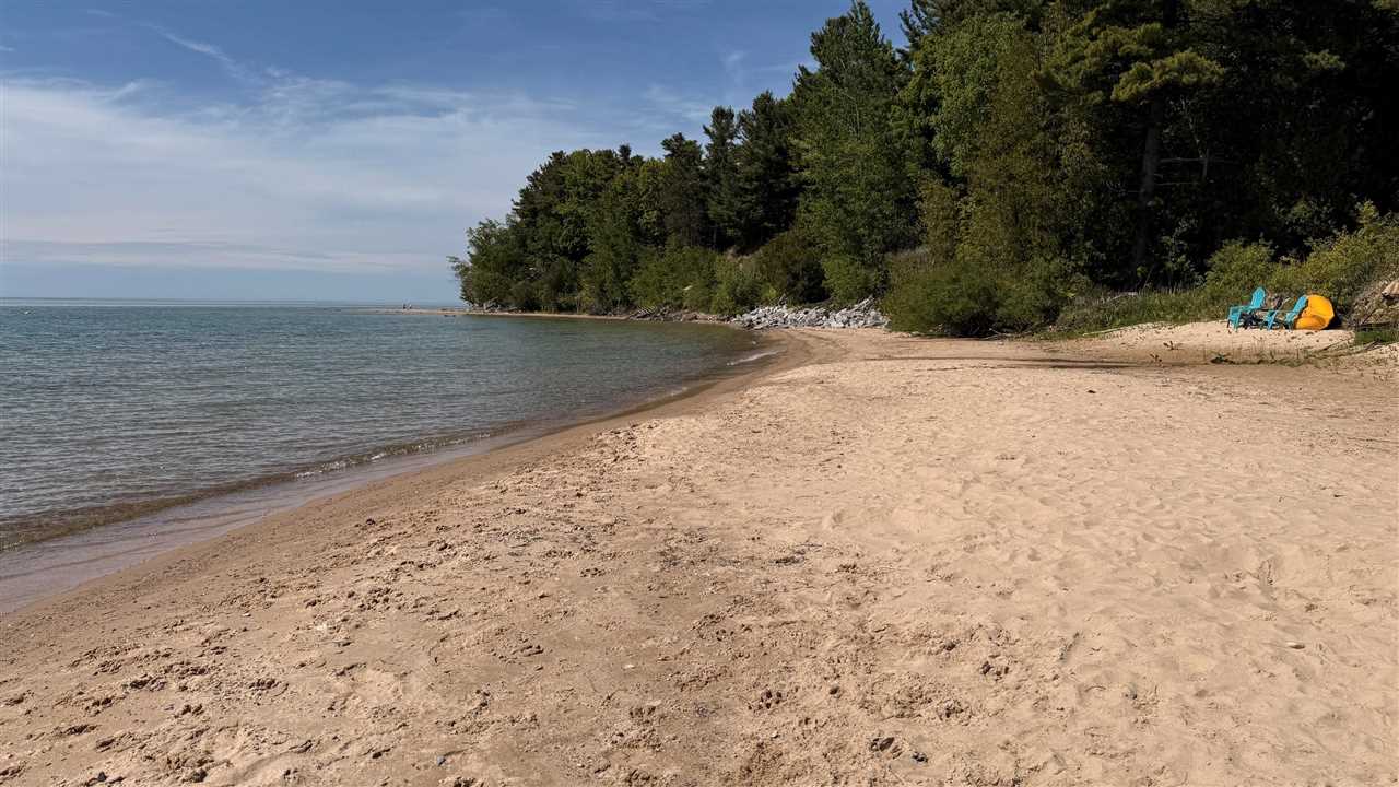 12851 Manitou Trail Kewadin MI 49648