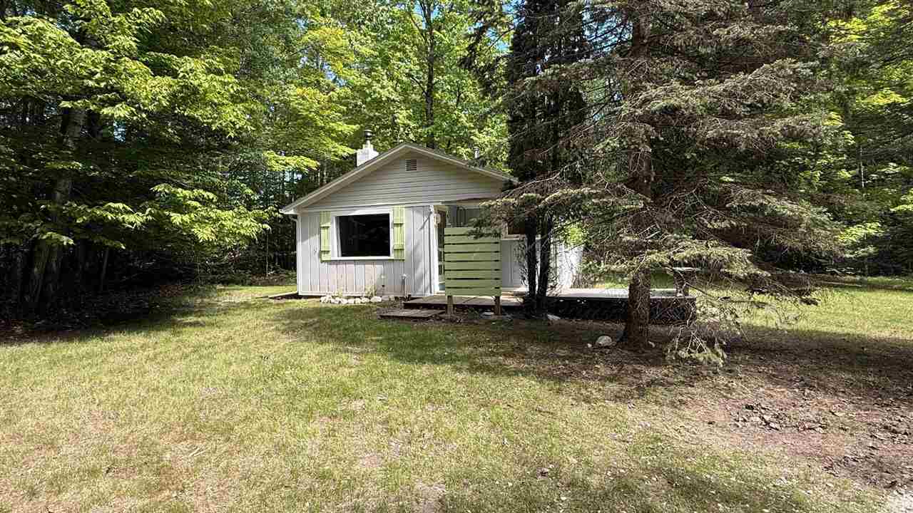 12851 Manitou Trail Kewadin MI 49648
