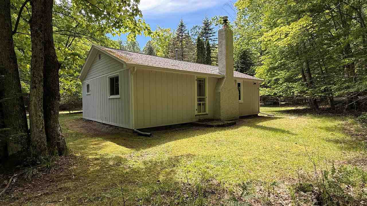 12851 Manitou Trail Kewadin MI 49648