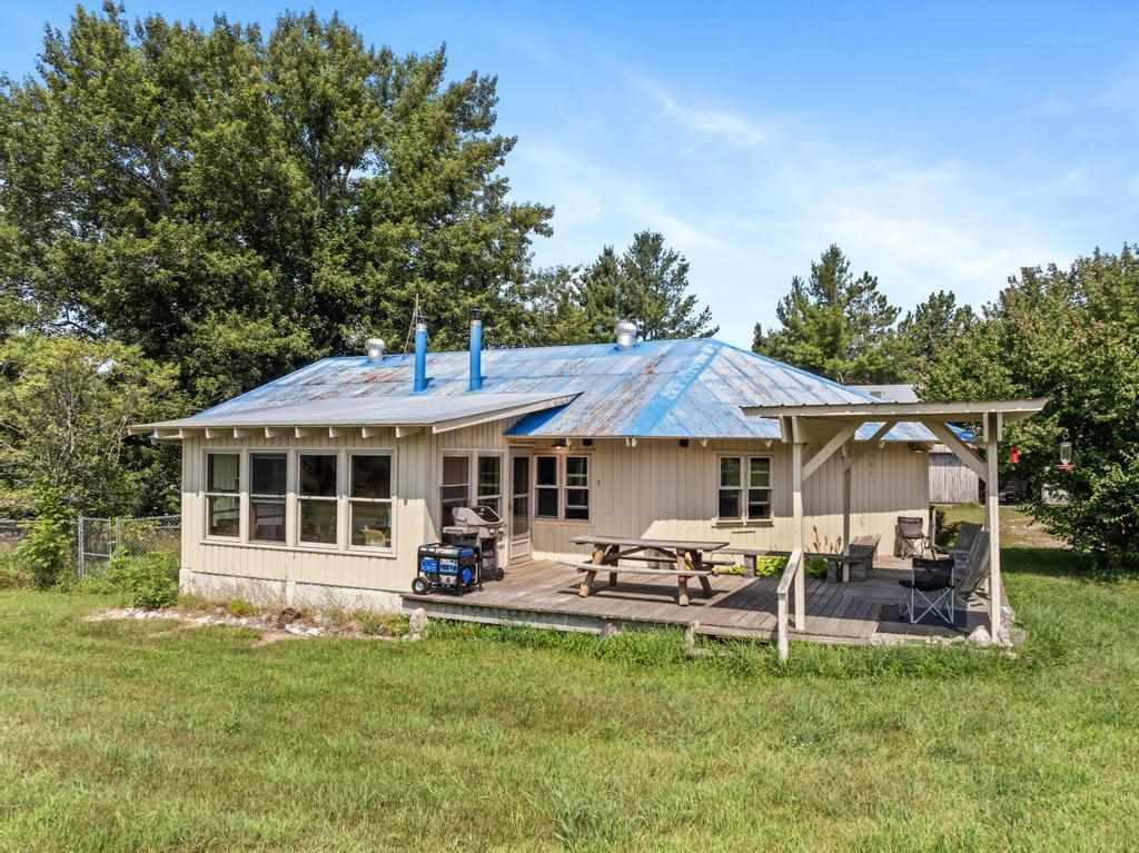 8555 W Stutsmanville Road Harbor Springs MI 49740