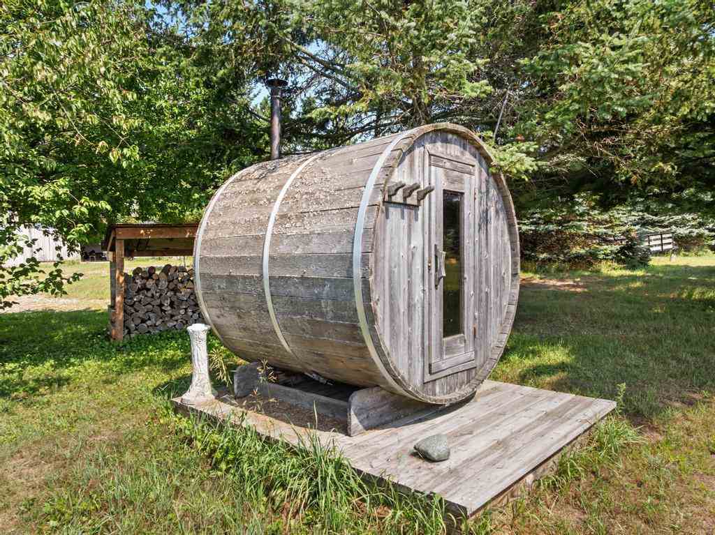 8555 W Stutsmanville Road Harbor Springs MI 49740