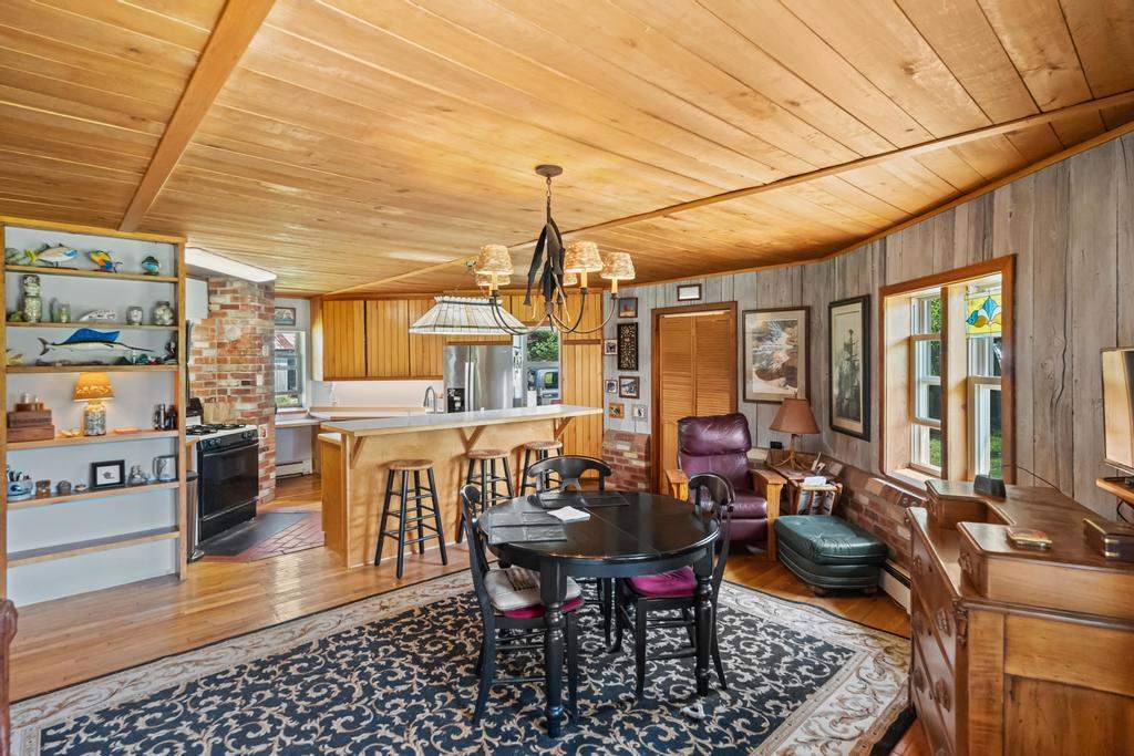 8555 W Stutsmanville Road Harbor Springs MI 49740