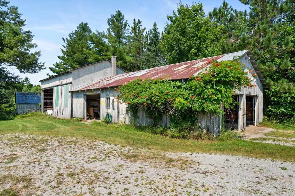 8555 W Stutsmanville Road Harbor Springs MI 49740