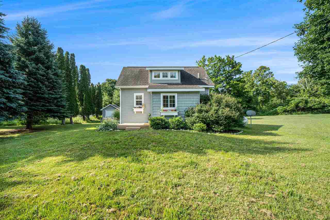 10540 Catherine Street Charlevoix MI 49720