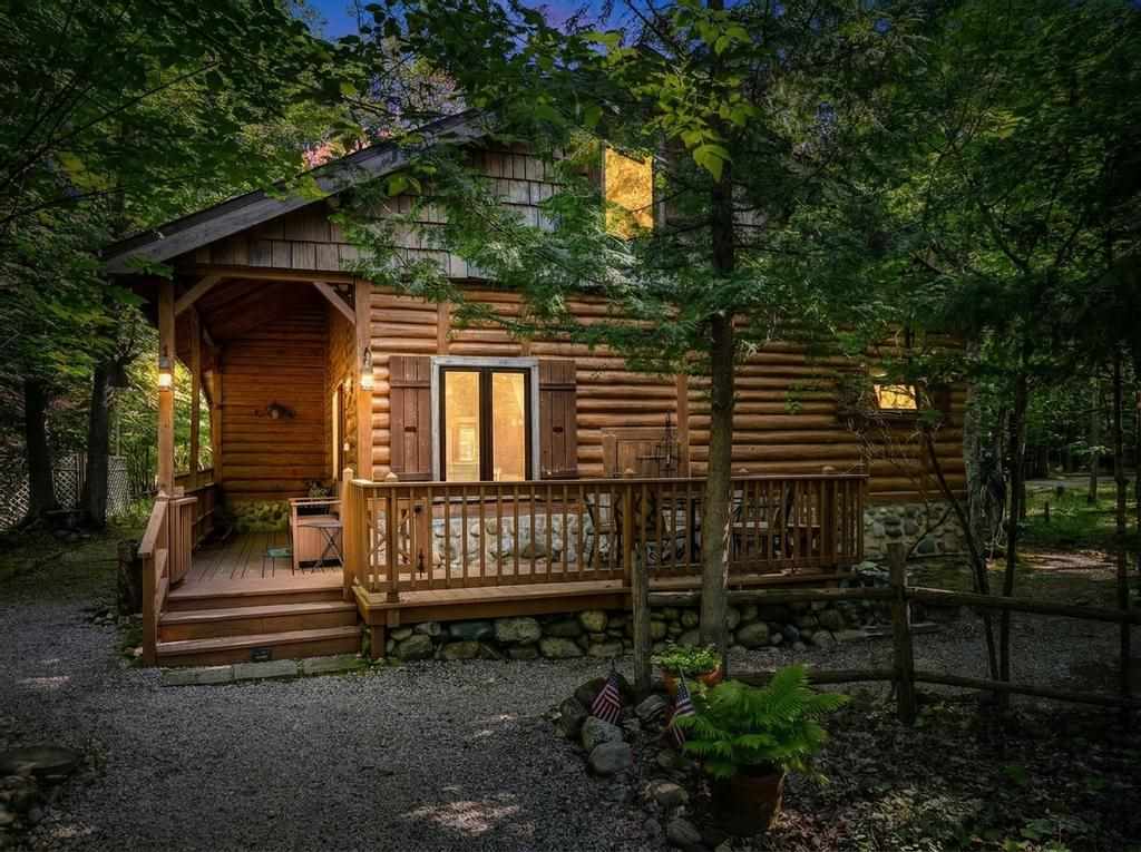 9770 Hemlock Trail Harbor Springs MI 49740