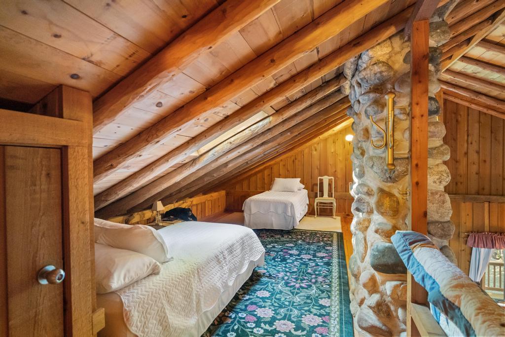 9770 Hemlock Trail Harbor Springs MI 49740
