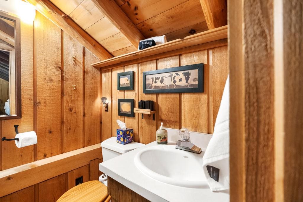 9770 Hemlock Trail Harbor Springs MI 49740