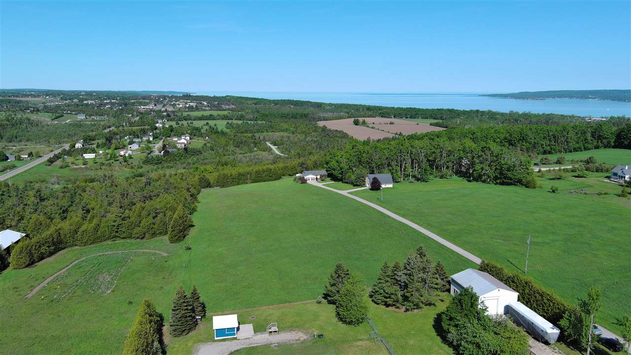 415 Alcan Drive Petoskey MI 49770