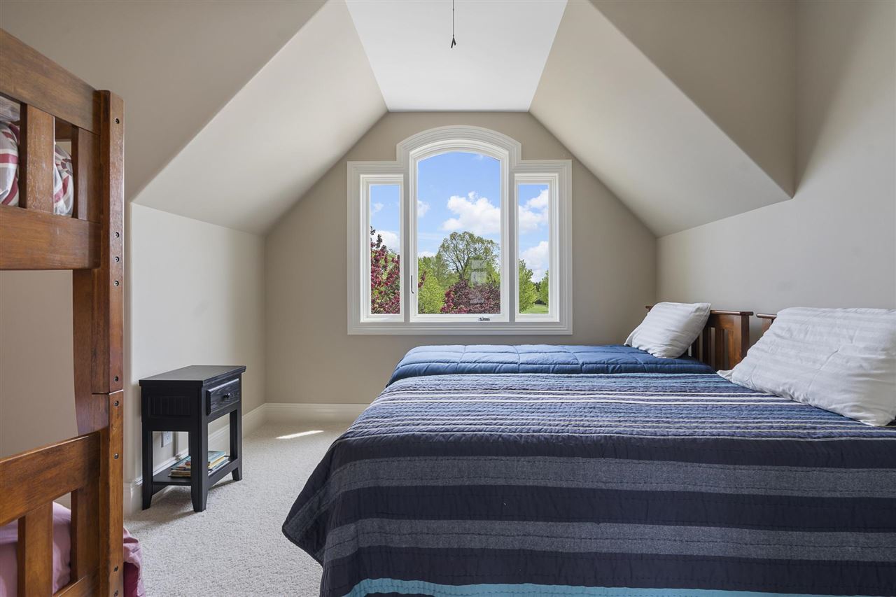 1439 Lindburgh Lane Cheboygan MI 49721