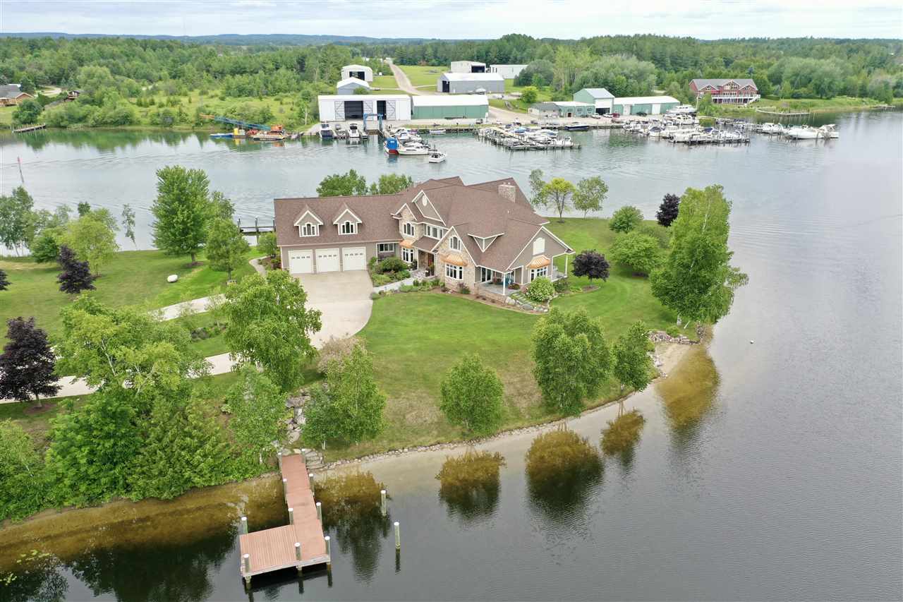 1439 Lindburgh Lane Cheboygan MI 49721