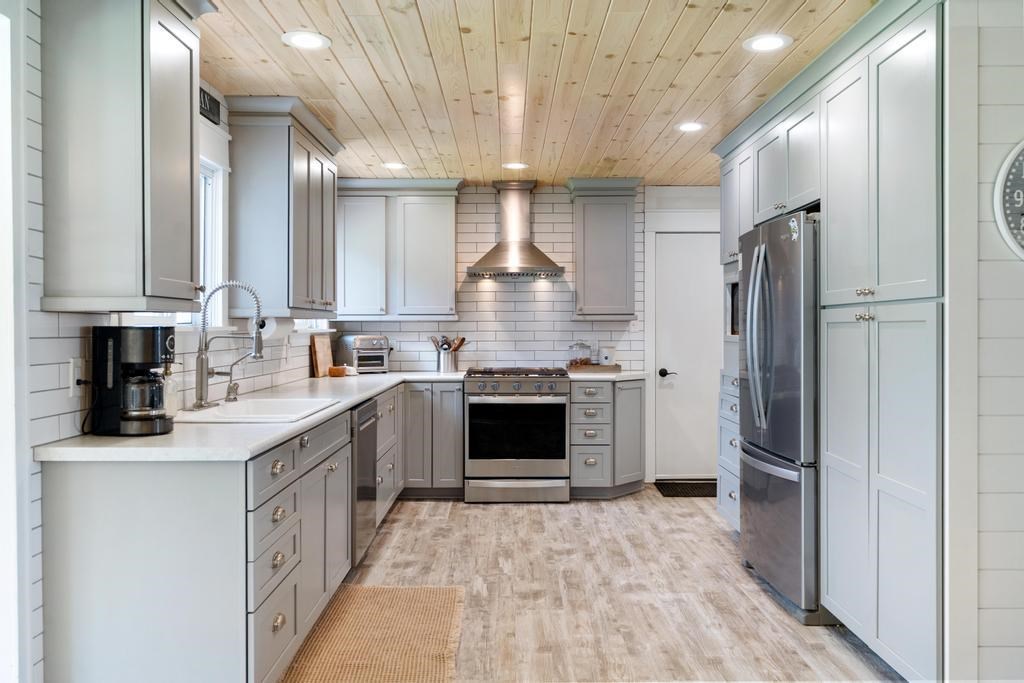 2640 W Sheridan Road Petoskey MI 49770