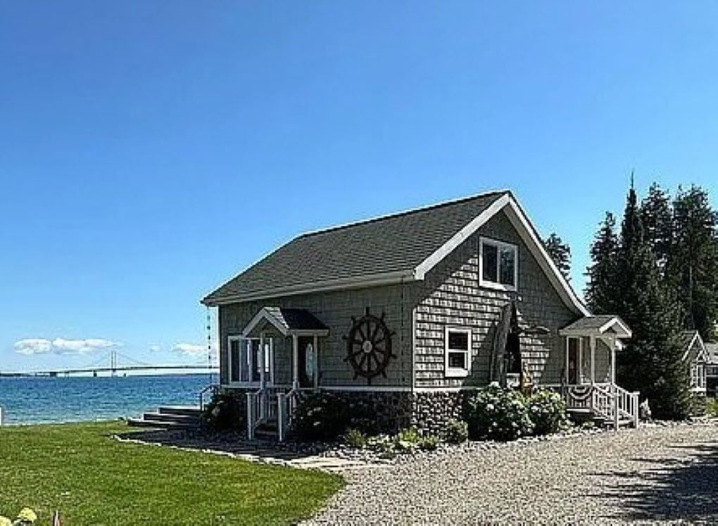 1324 Wenningway Mackinaw City MI 49701