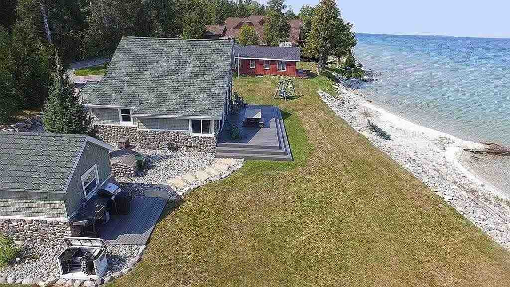 1324 Wenningway Mackinaw City MI 49701
