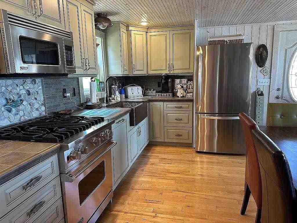 1324 Wenningway Mackinaw City MI 49701