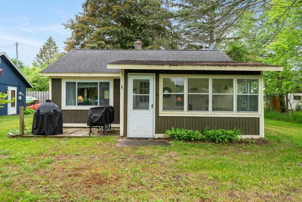 7752 & 7754 Maple Street Central Lake MI 49622