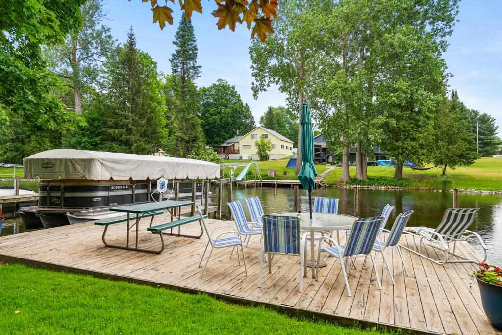 7752 & 7754 Maple Street Central Lake MI 49622