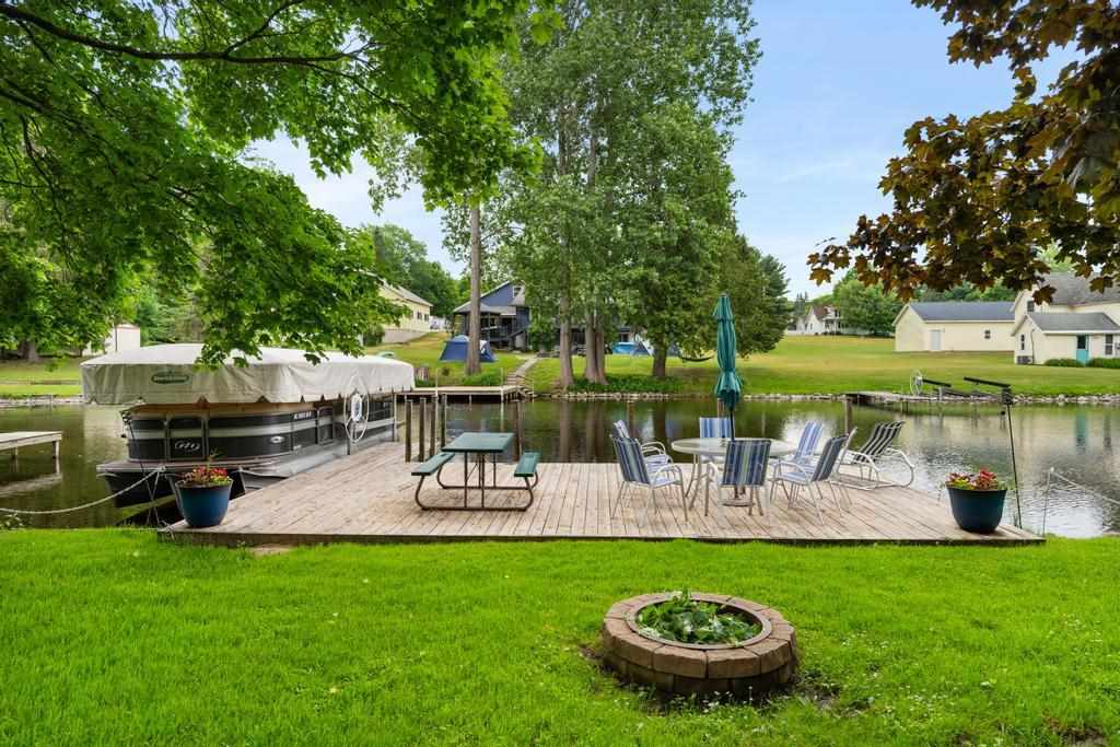 7752 & 7754 Maple Street Central Lake MI 49622