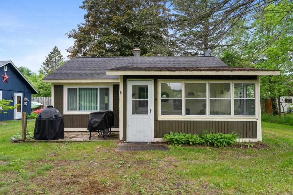 7752 & 7754 Maple Street Central Lake MI 49622