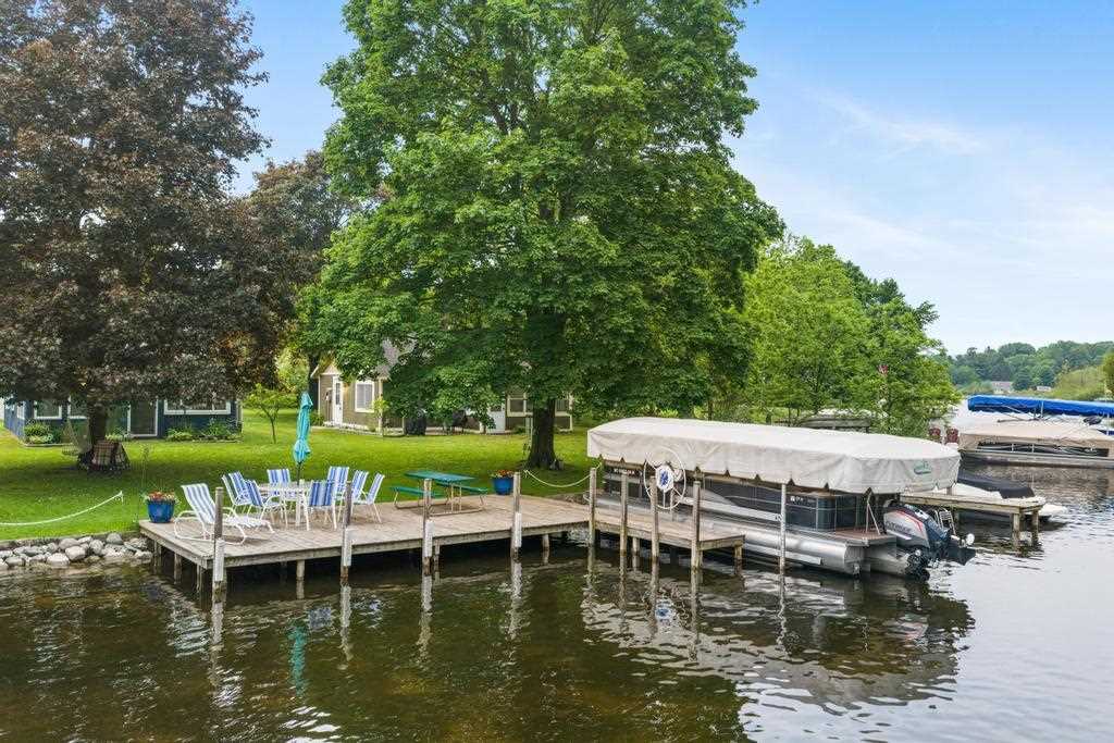 7752 & 7754 Maple Street Central Lake MI 49622