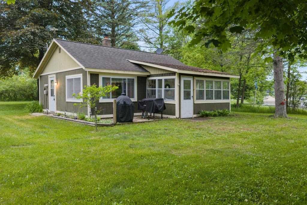 7752 & 7754 Maple Street Central Lake MI 49622