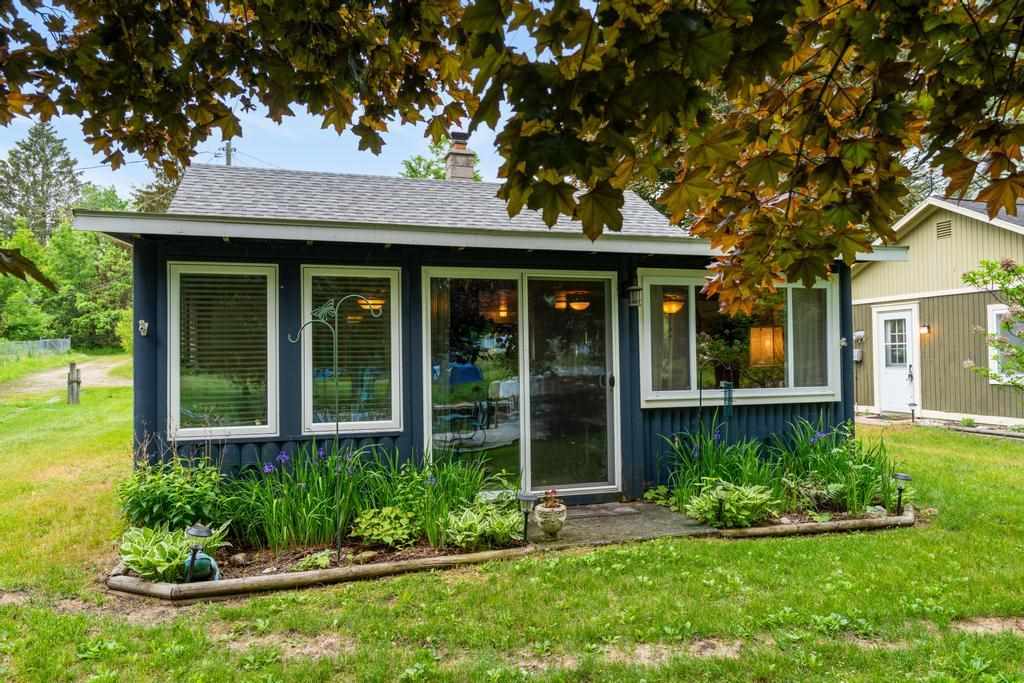 7752 & 7754 Maple Street Central Lake MI 49622