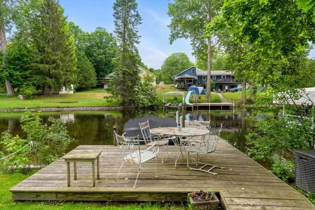 7752 & 7754 Maple Street Central Lake MI 49622