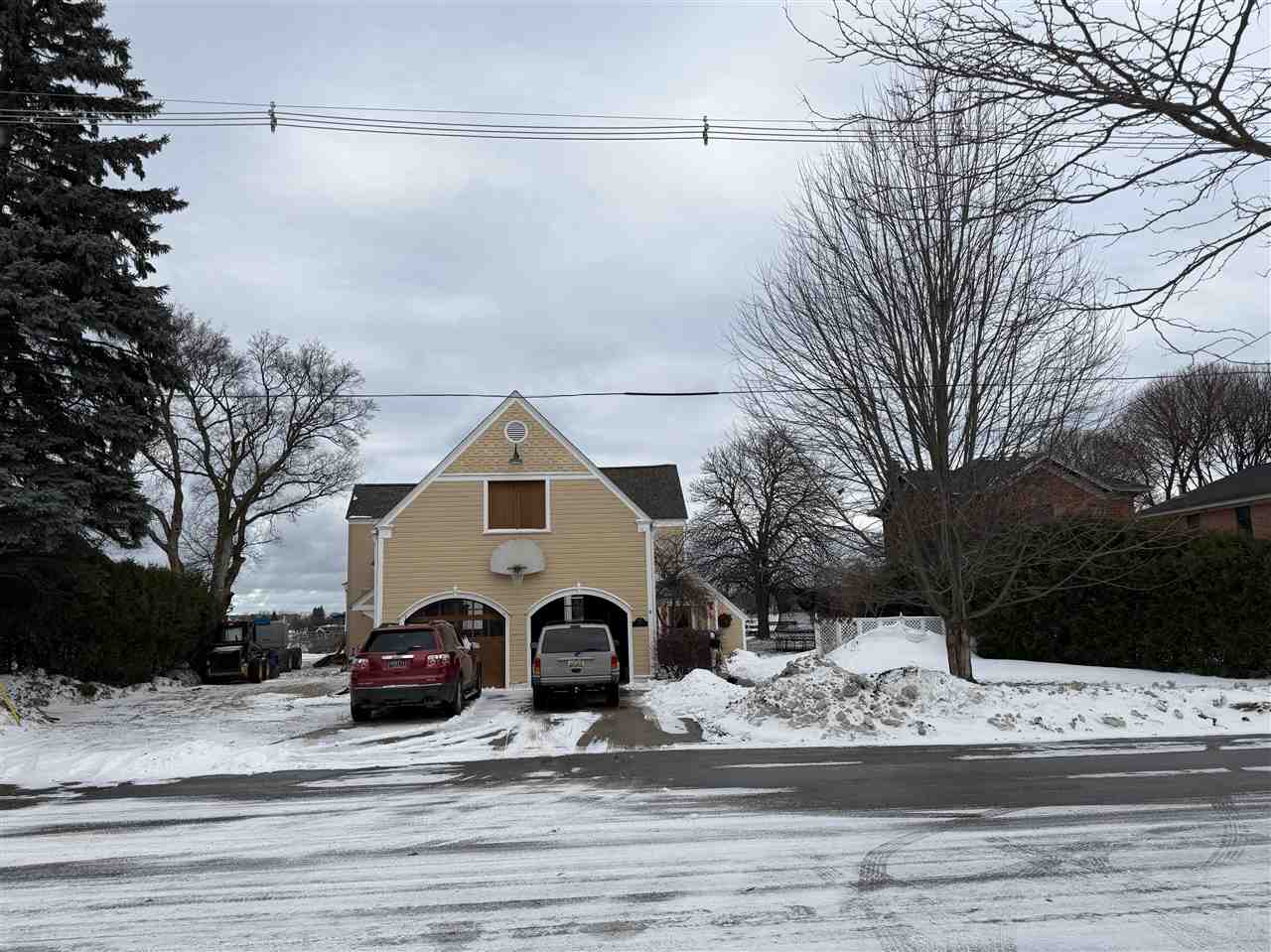 114 E Hurlbut Avenue Charlevoix MI 49720