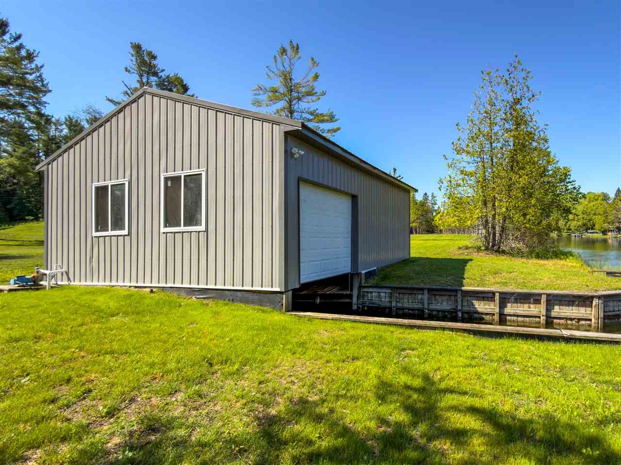 8803 Carter Road Cheboygan MI 49721