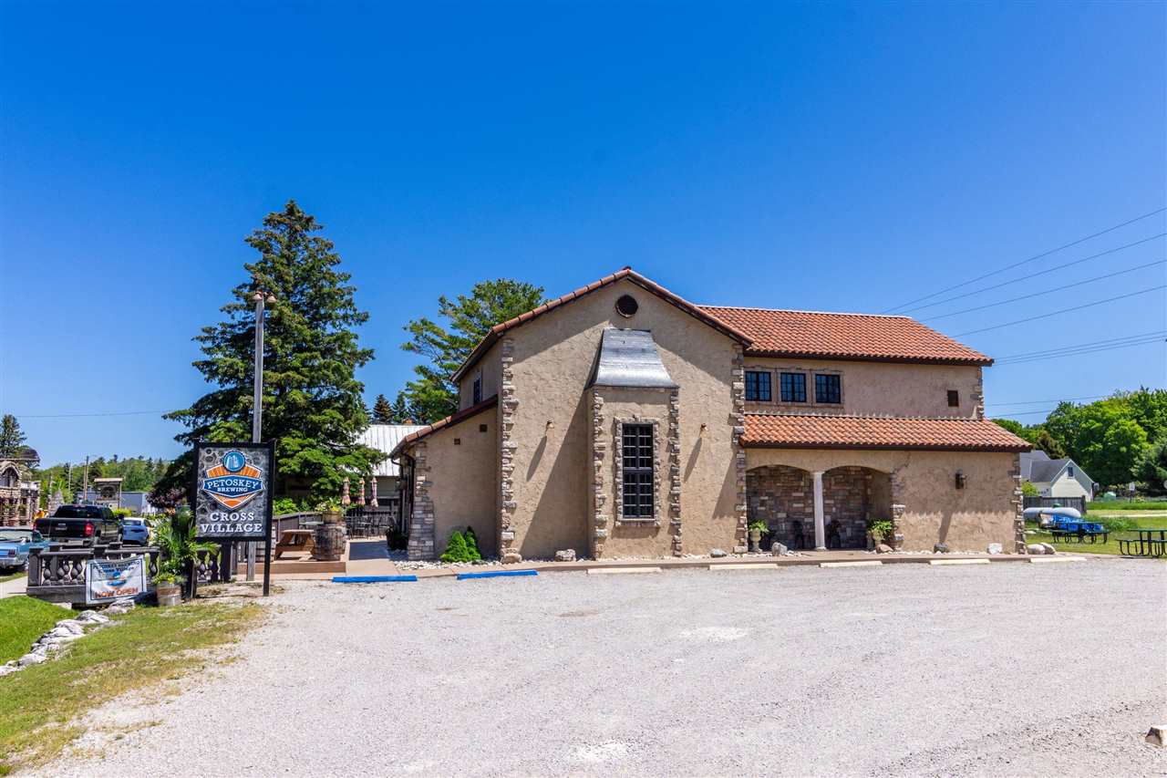 6167 Chippewa Drive Harbor Springs MI 49740