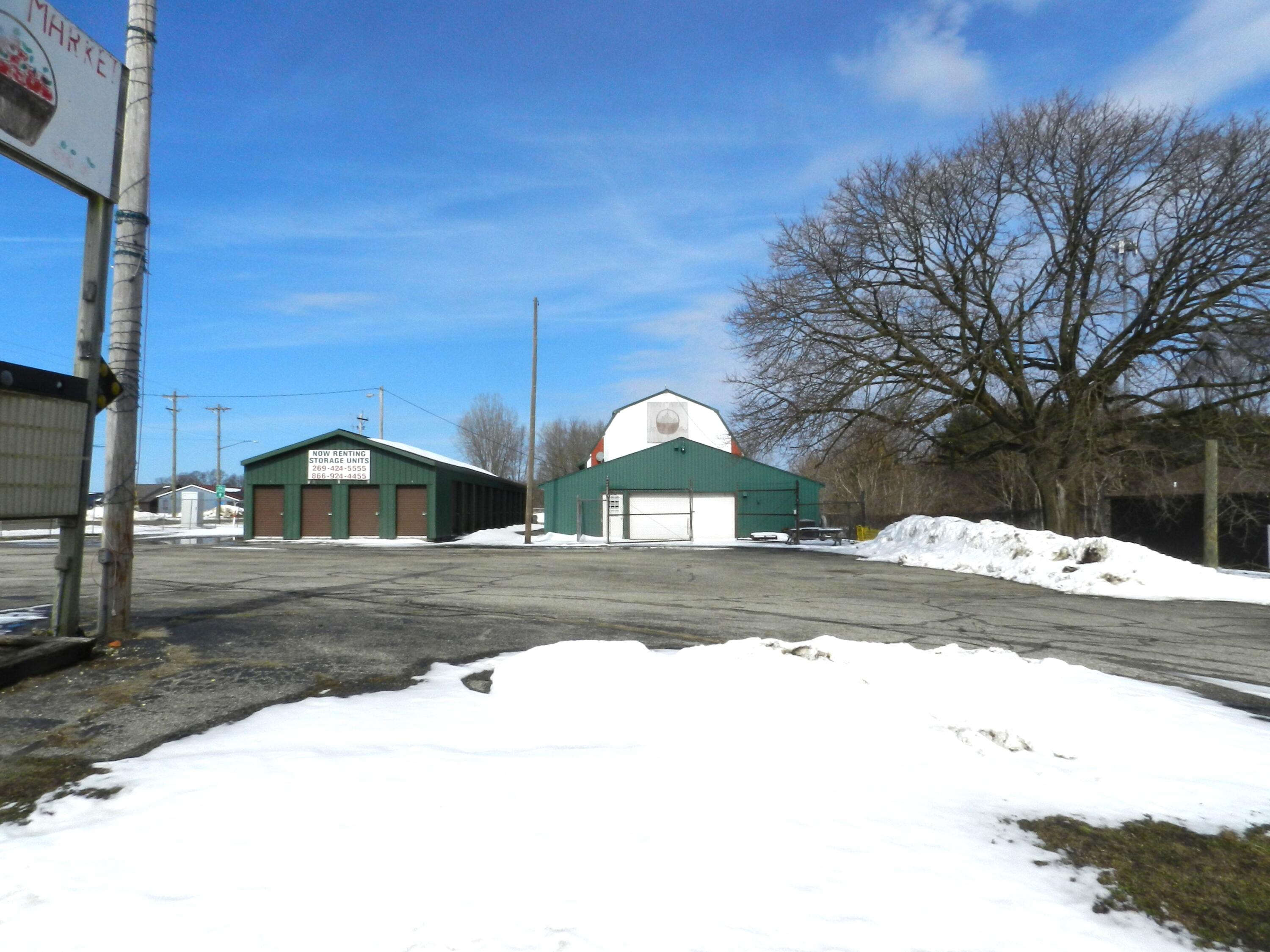 67734 M-152 Keeler Township MI 49047