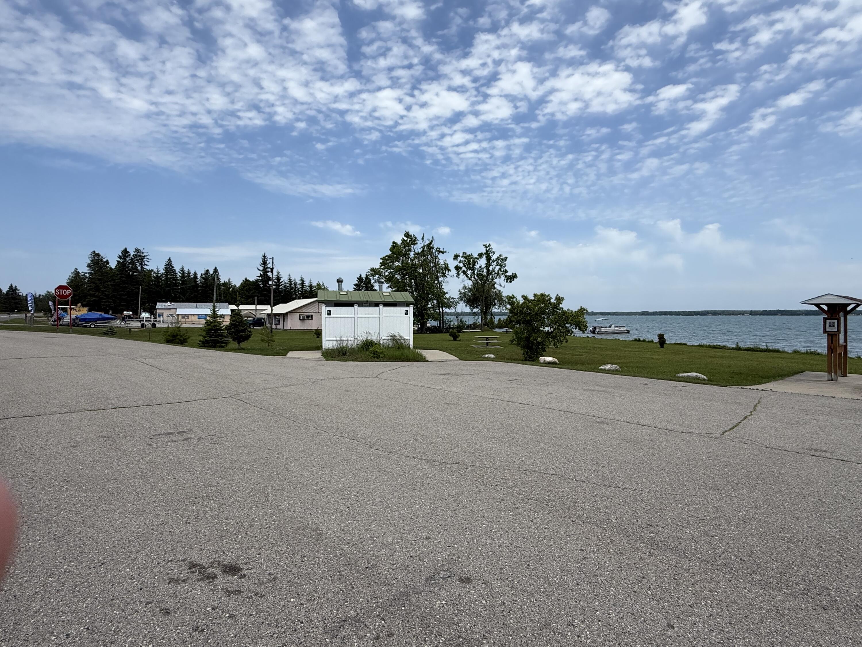 15279 Us-23 S Krakow Township MI 49777