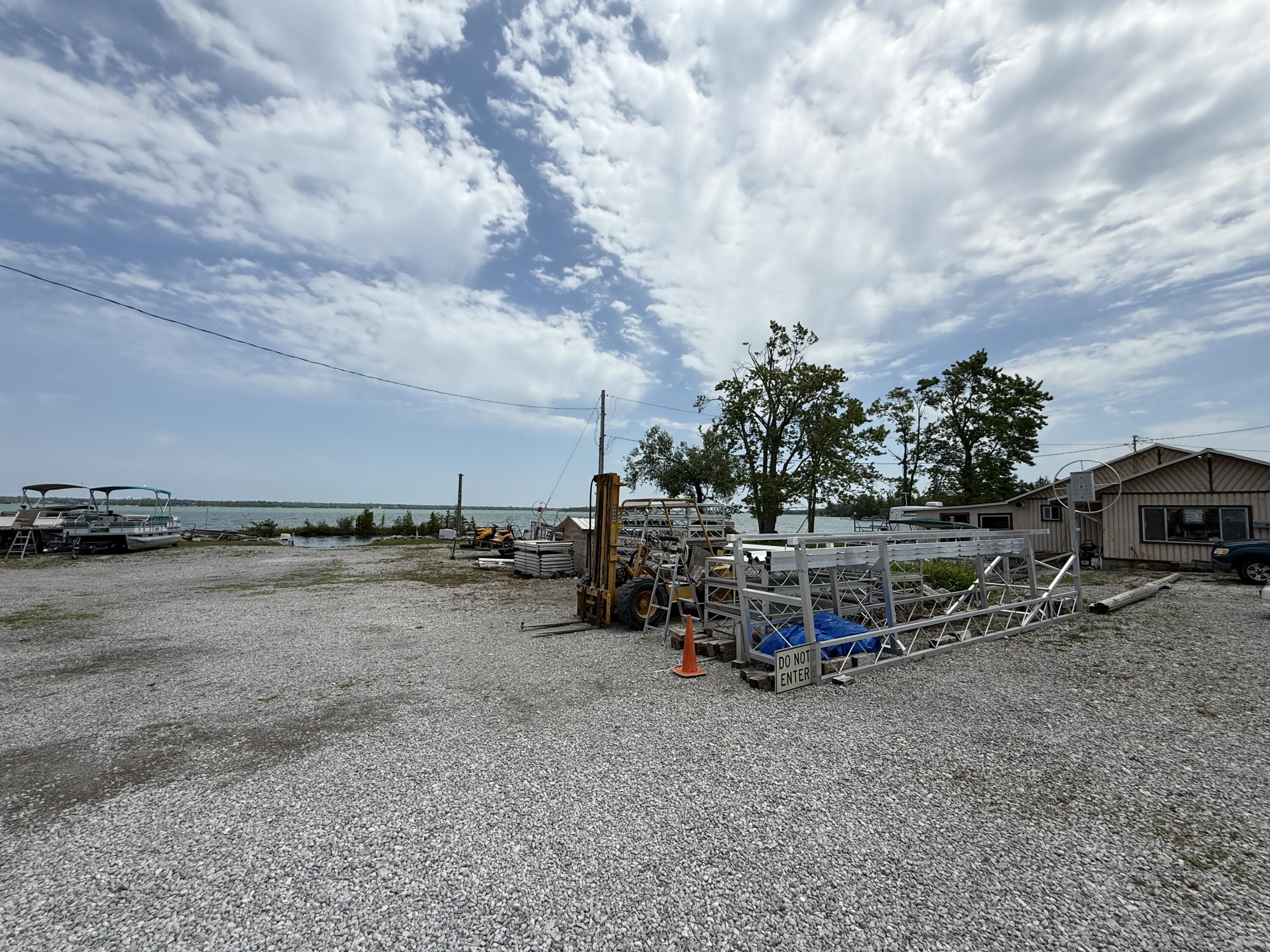 15279 Us-23 S Krakow Township MI 49777