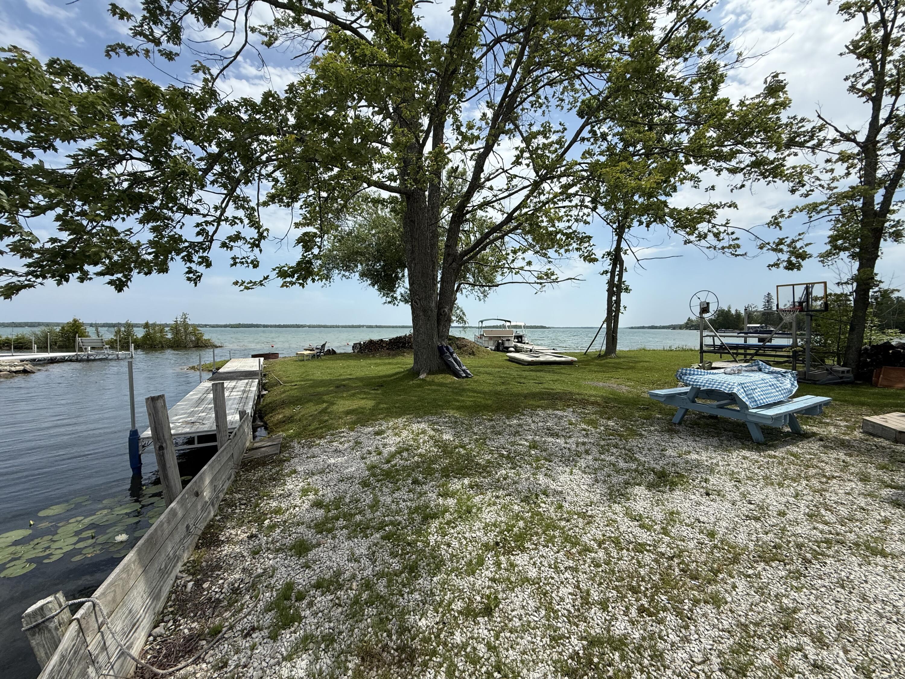 15279 Us-23 S Krakow Township MI 49777