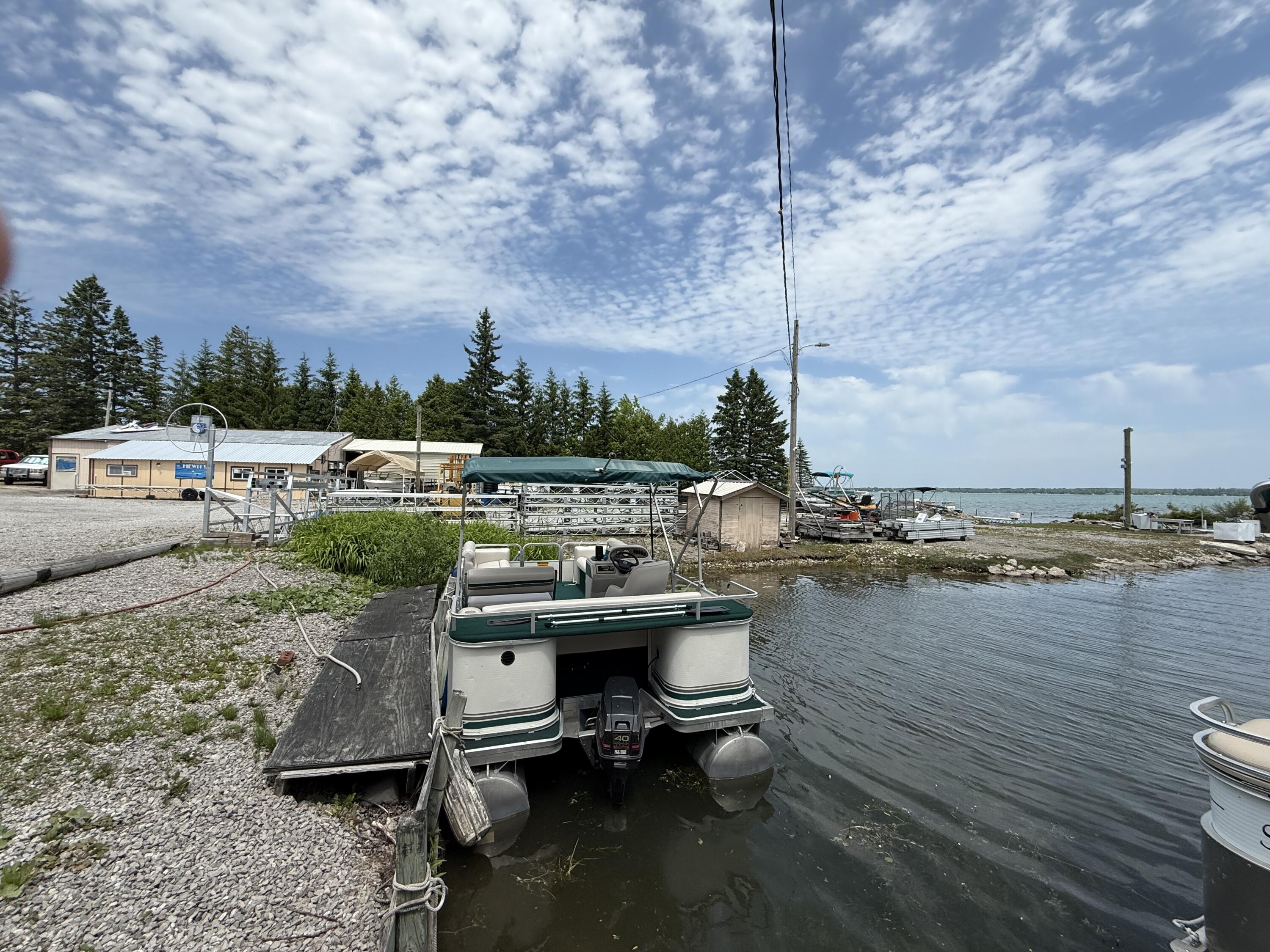 15279 Us-23 S Krakow Township MI 49777