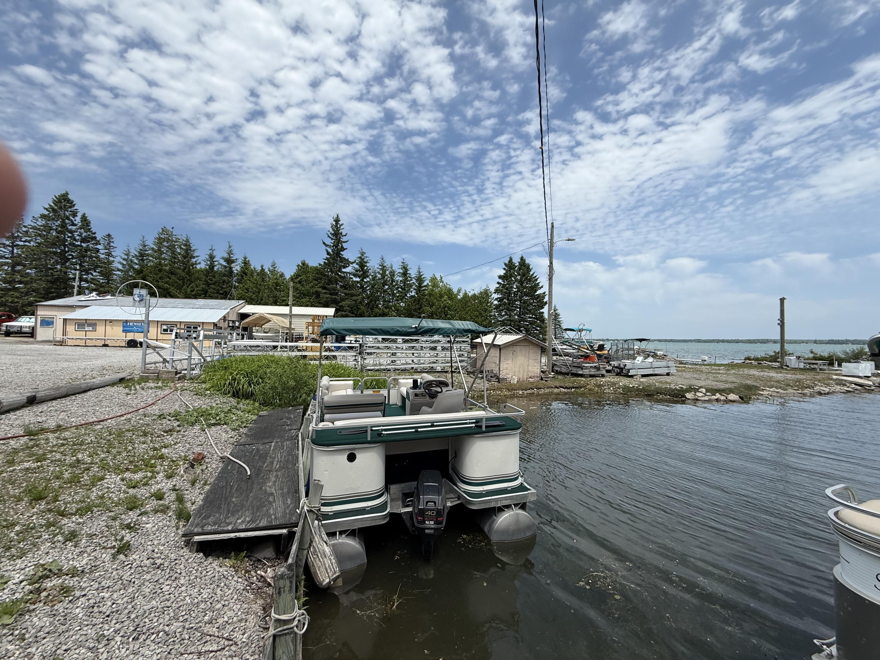 15279 Us-23 S Krakow Township MI 49777