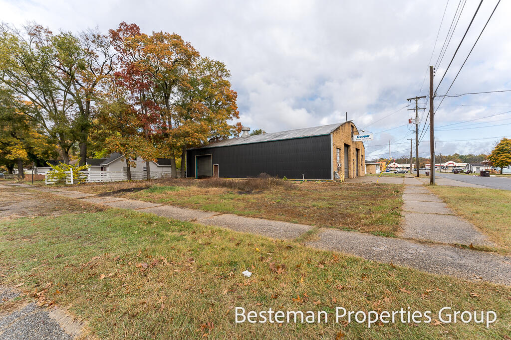 1099 Gordon Street Muskegon Charter Township MI 49442