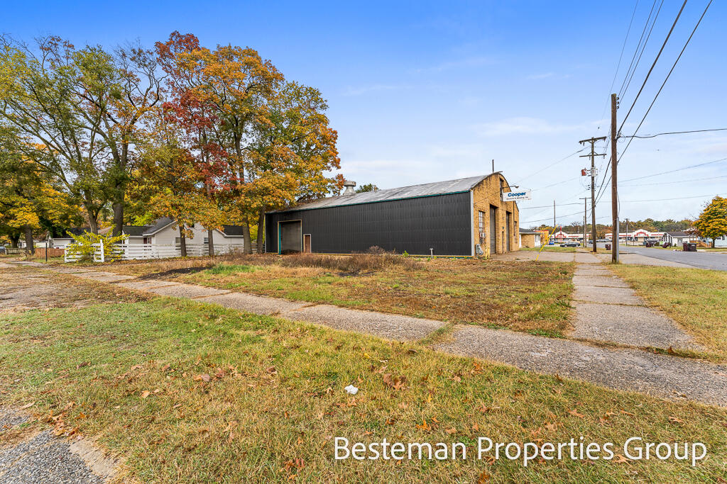 1099 Gordon Street Muskegon Charter Township MI 49442