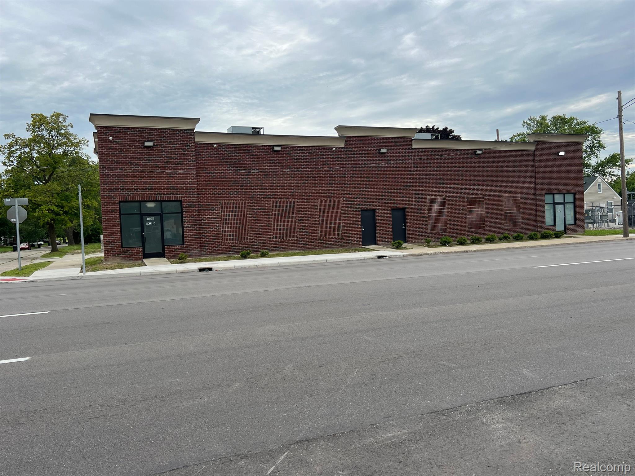 5540 E 8 Mile Road E Detroit City MI 48091