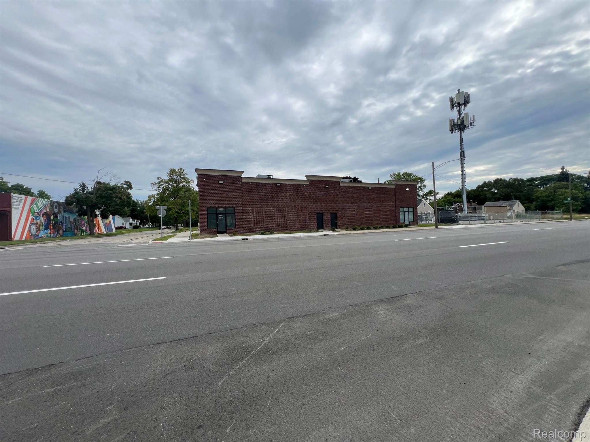 5540 E 8 Mile Road E Detroit City MI 48091