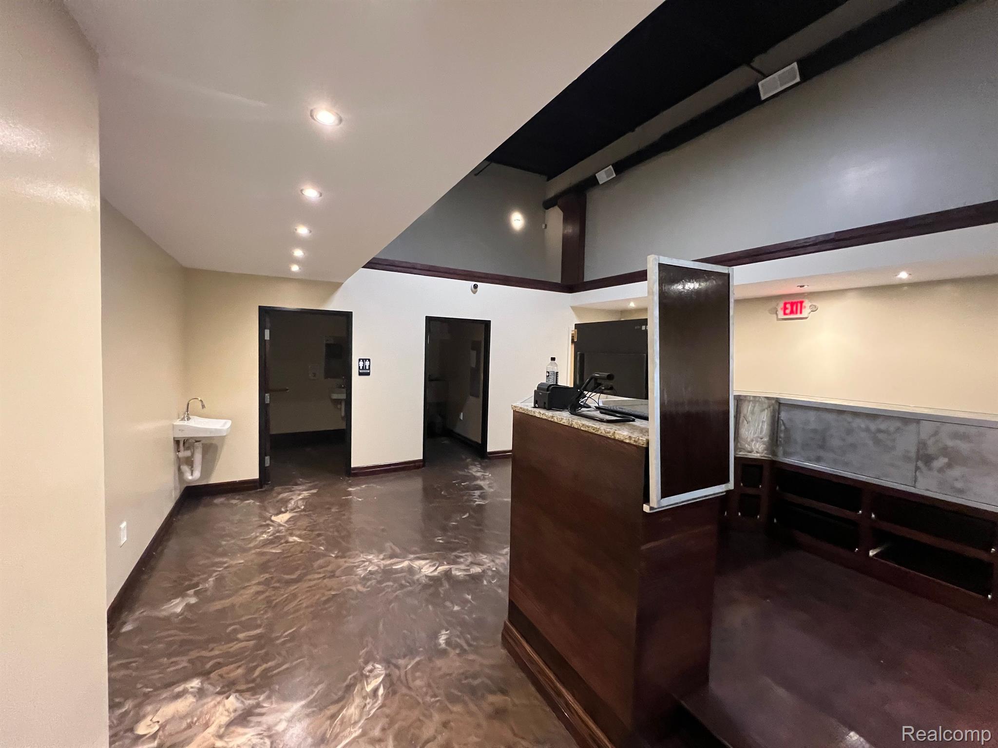 5540 E 8 Mile Road E Detroit City MI 48091