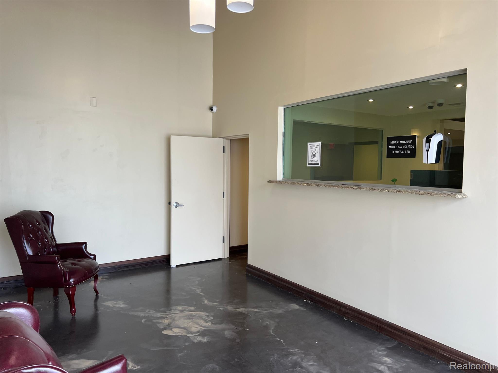5540 E 8 Mile Road E Detroit City MI 48091