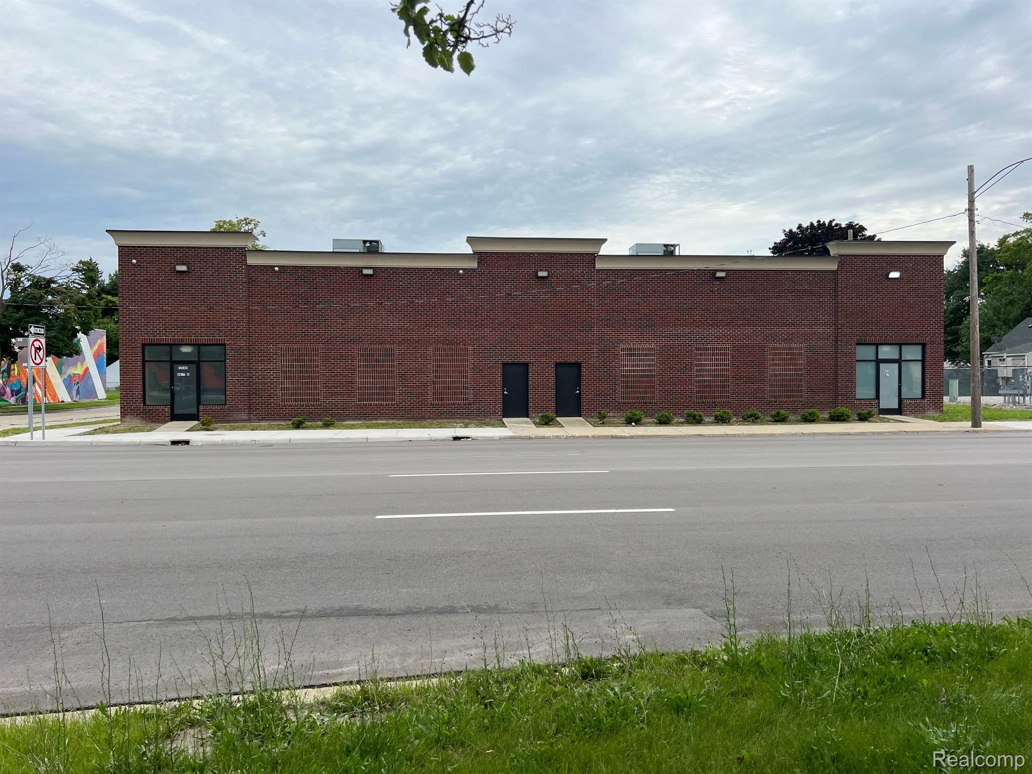 5540 E 8 Mile Road E Detroit City MI 48091