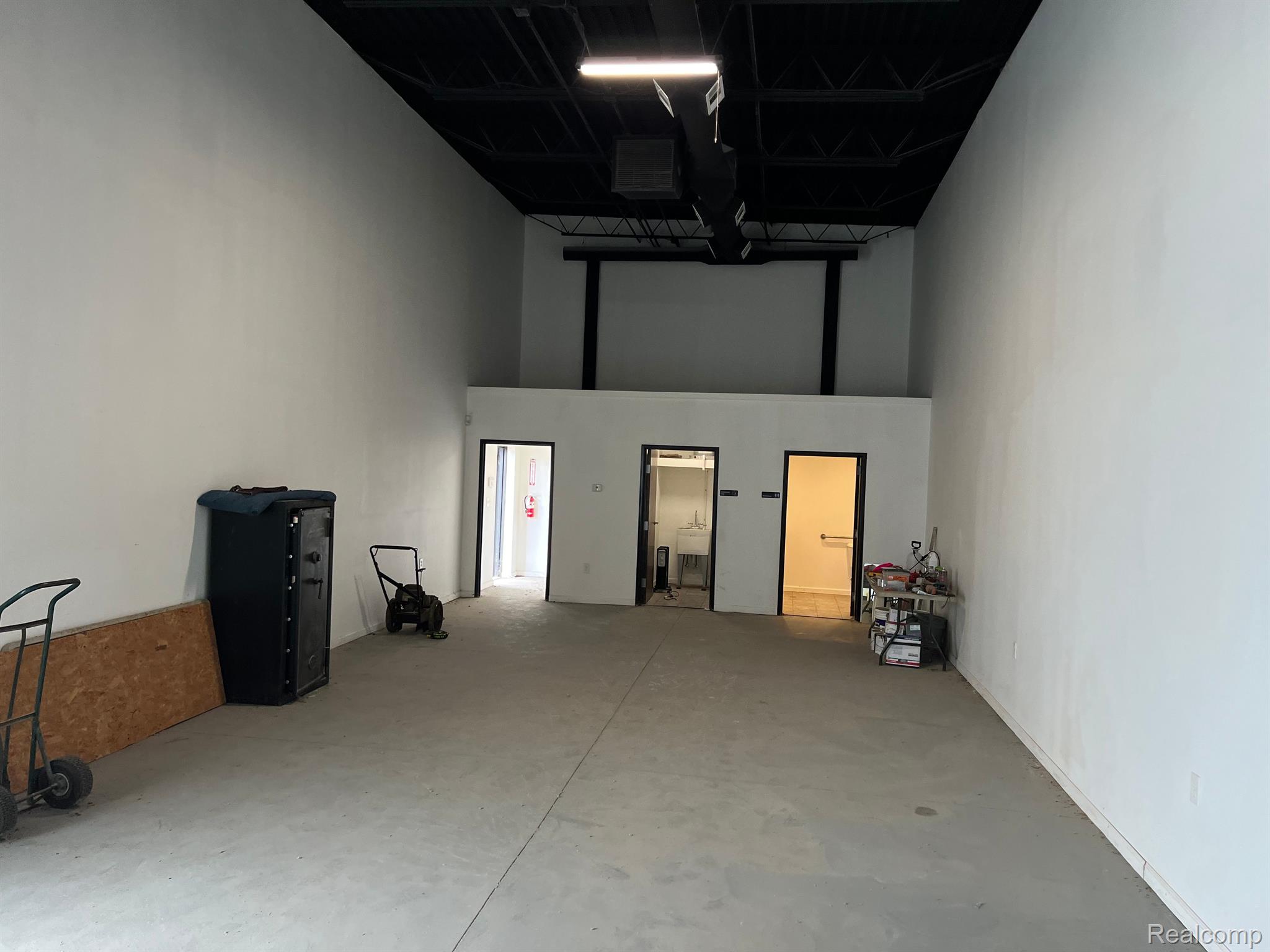 5540 E 8 Mile Road E Detroit City MI 48091