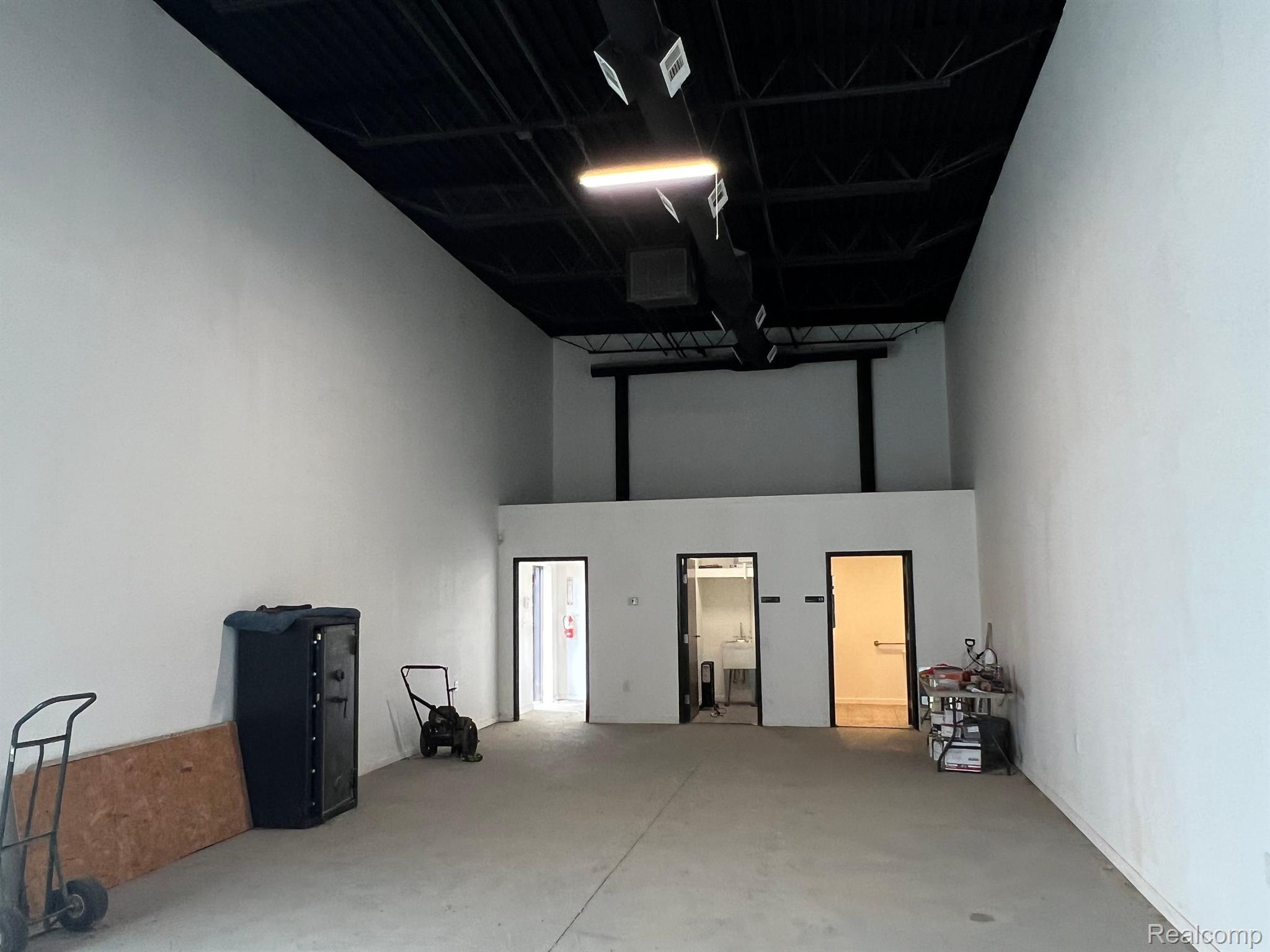 5540 E 8 Mile Road E Detroit City MI 48091