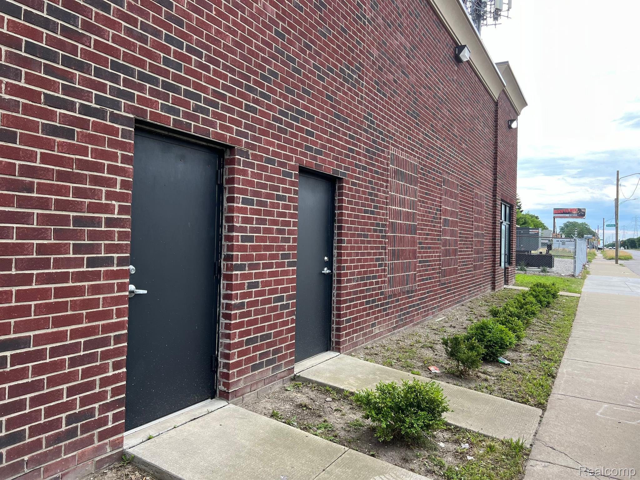 5540 E 8 Mile Road E Detroit City MI 48091
