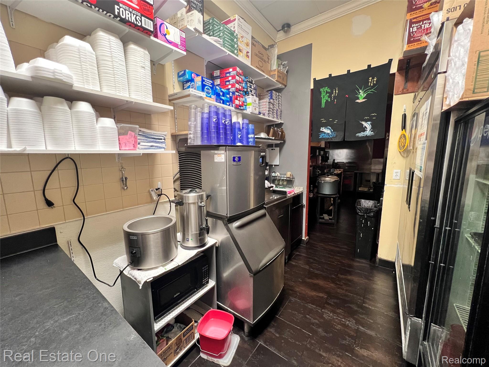 33214 W 14 Mile Road West Bloomfield Charter Township MI 48322