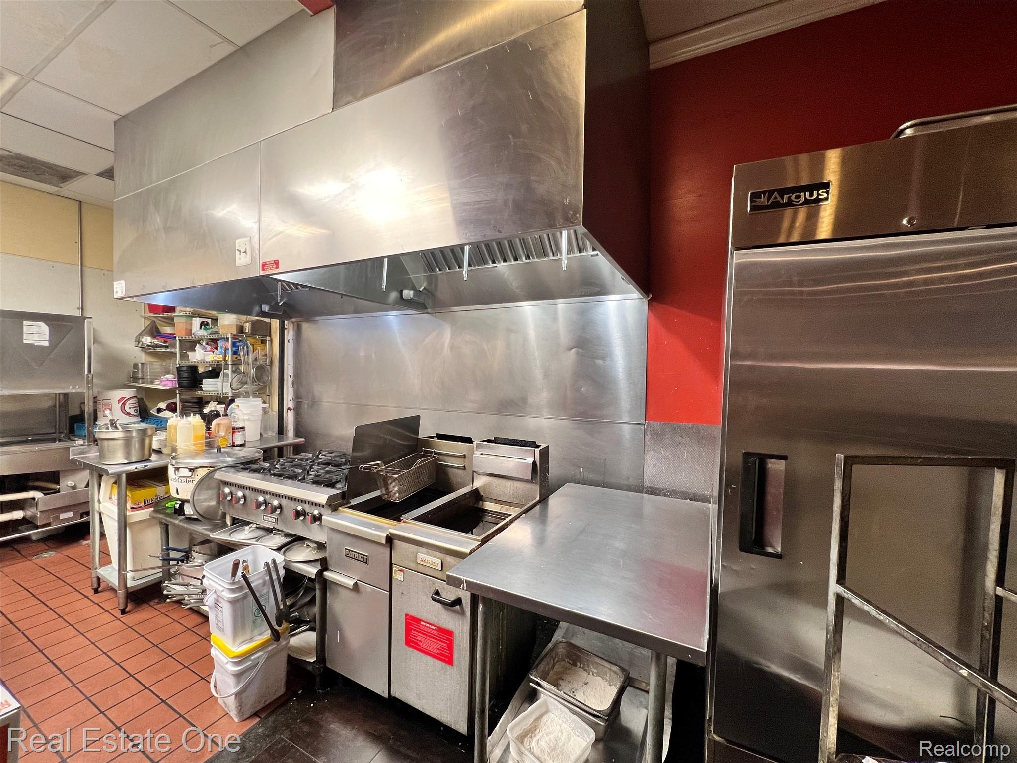 33214 W 14 Mile Road West Bloomfield Charter Township MI 48322