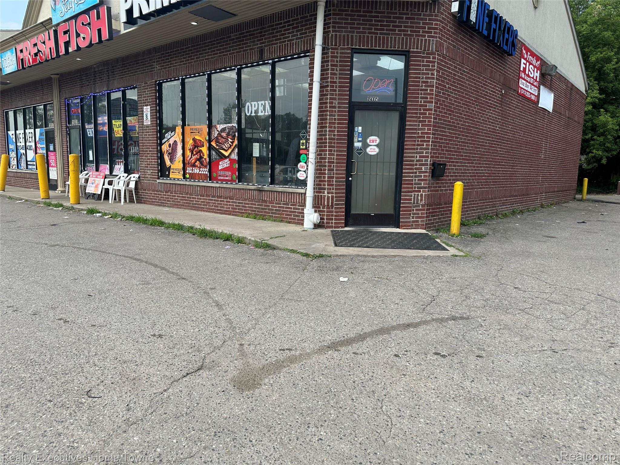 19005 Telegraph Road Detroit City MI 48219