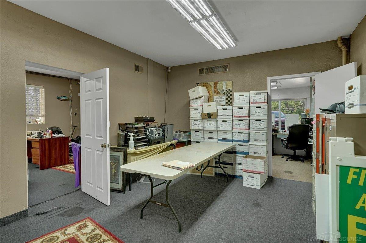 19294 Kelly Road Harper Woods City MI 48225